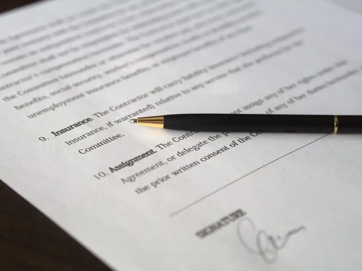 signature d'un contrat d'assurance