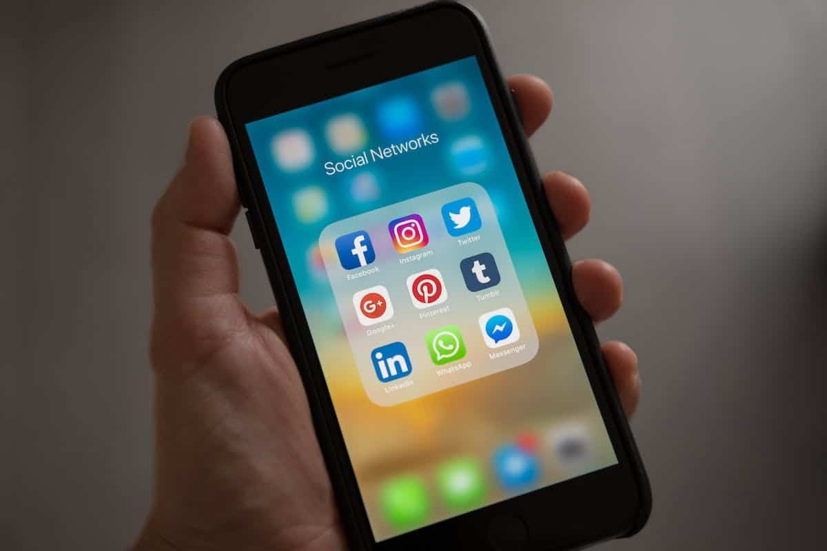 réseaux sociaux  société