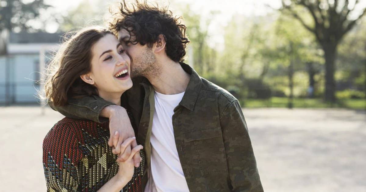 Comment savoir si on plaît à un homme plus âgé ? Monsieur Magazine