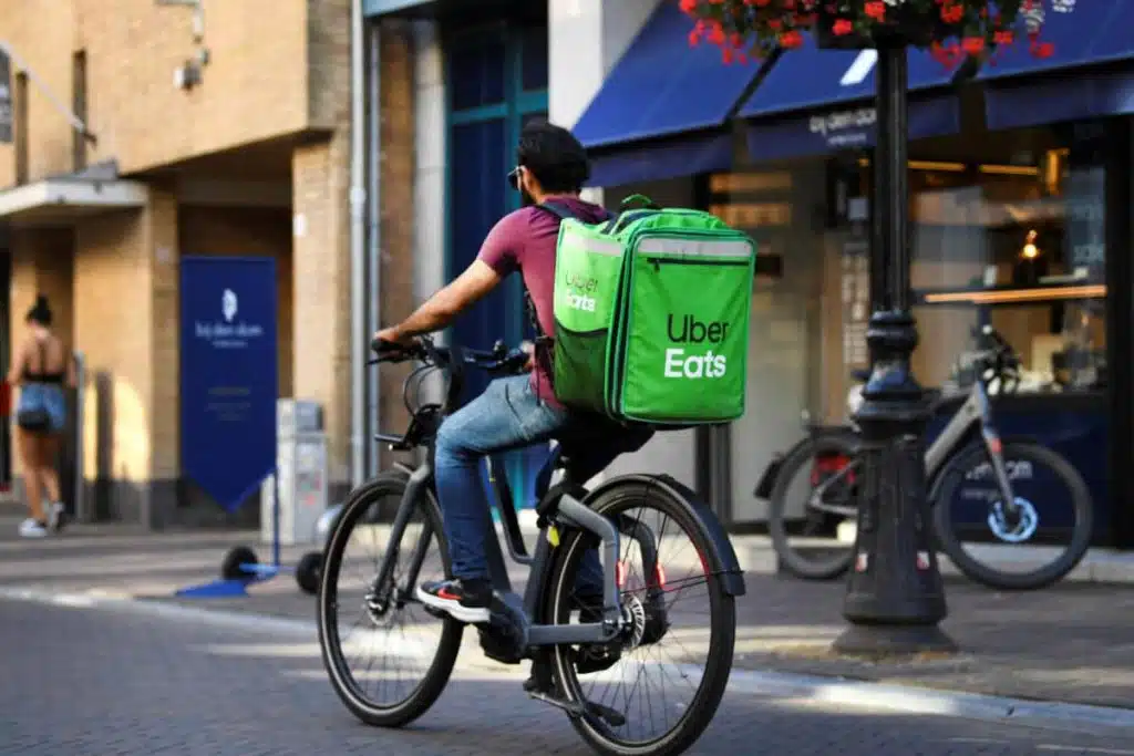 livreur uber eats
